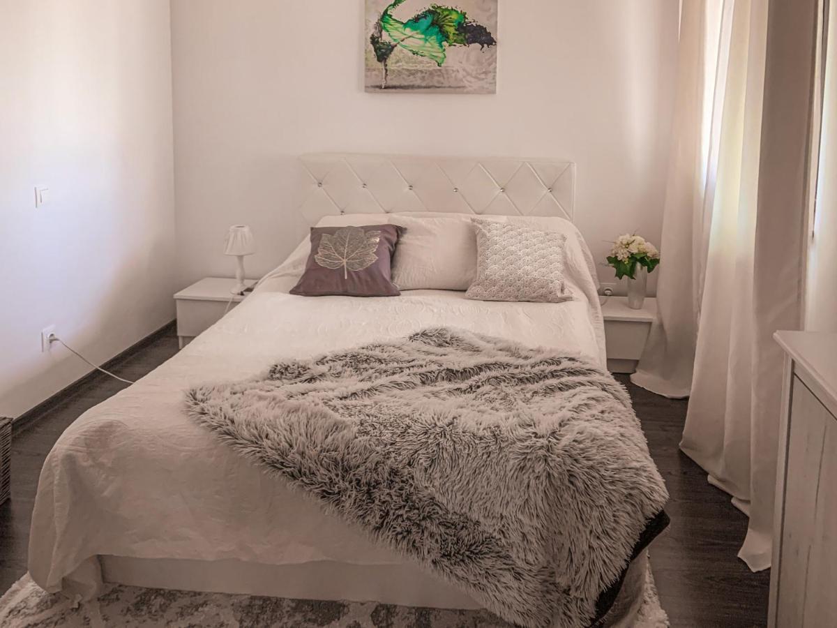 Apartment 2 Rooms Luxury ブカレスト エクステリア 写真